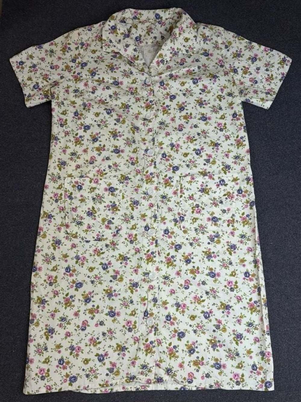 Vintage Floral Button Front Short Sleeve House Dress Duster with Pockets Size L
